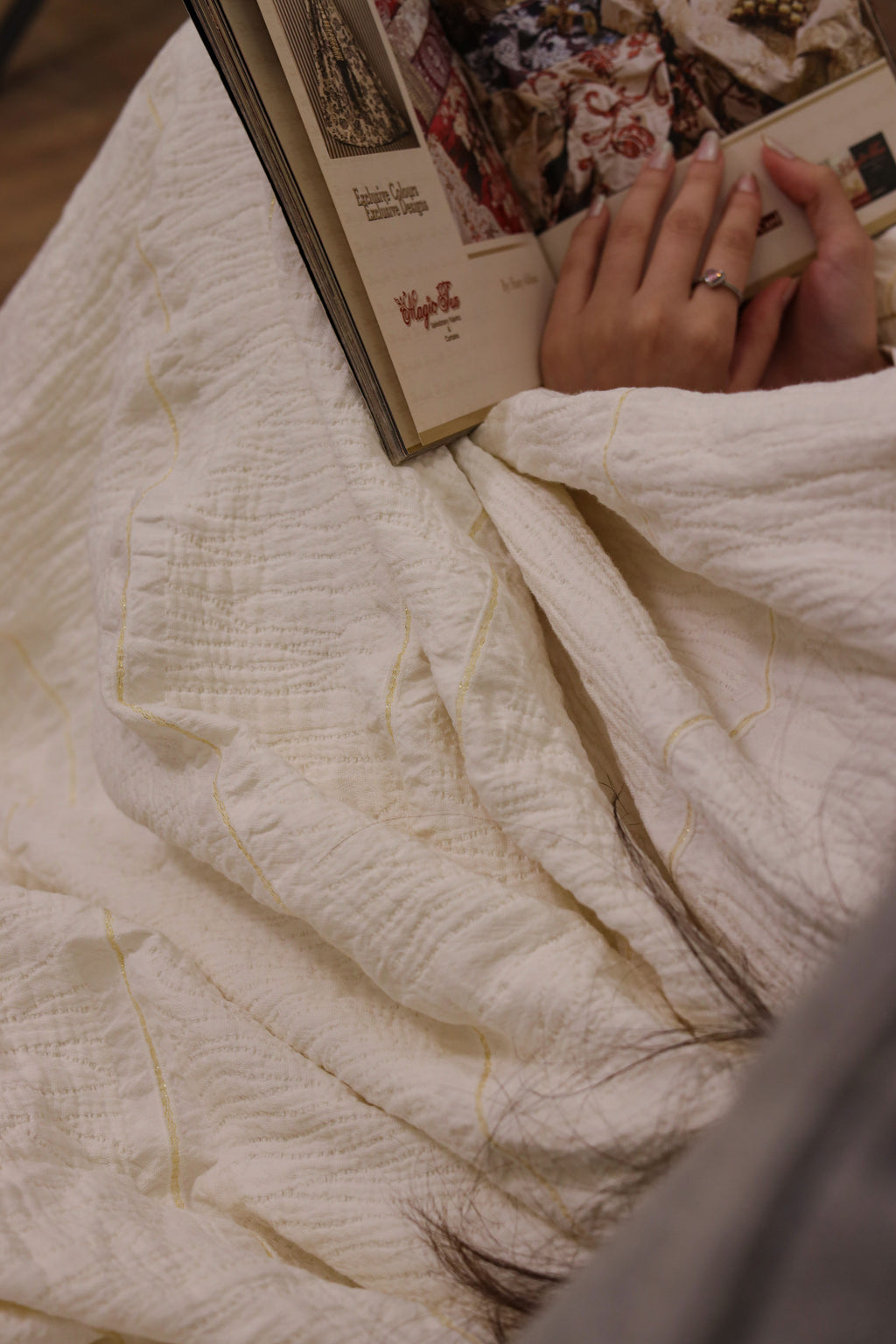 WHITE PALACE Crinkle Cotton Throw Blanket