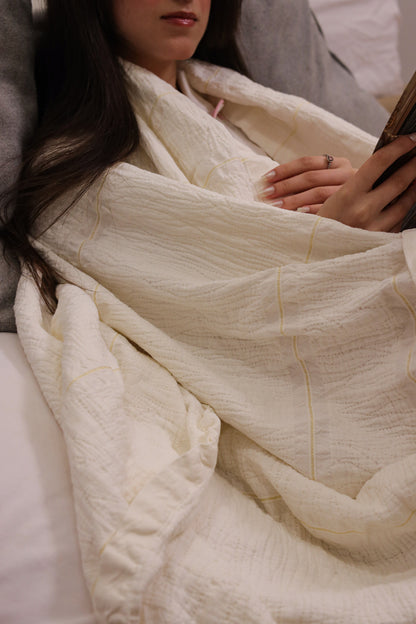 WHITE PALACE Crinkle Cotton Throw Blanket