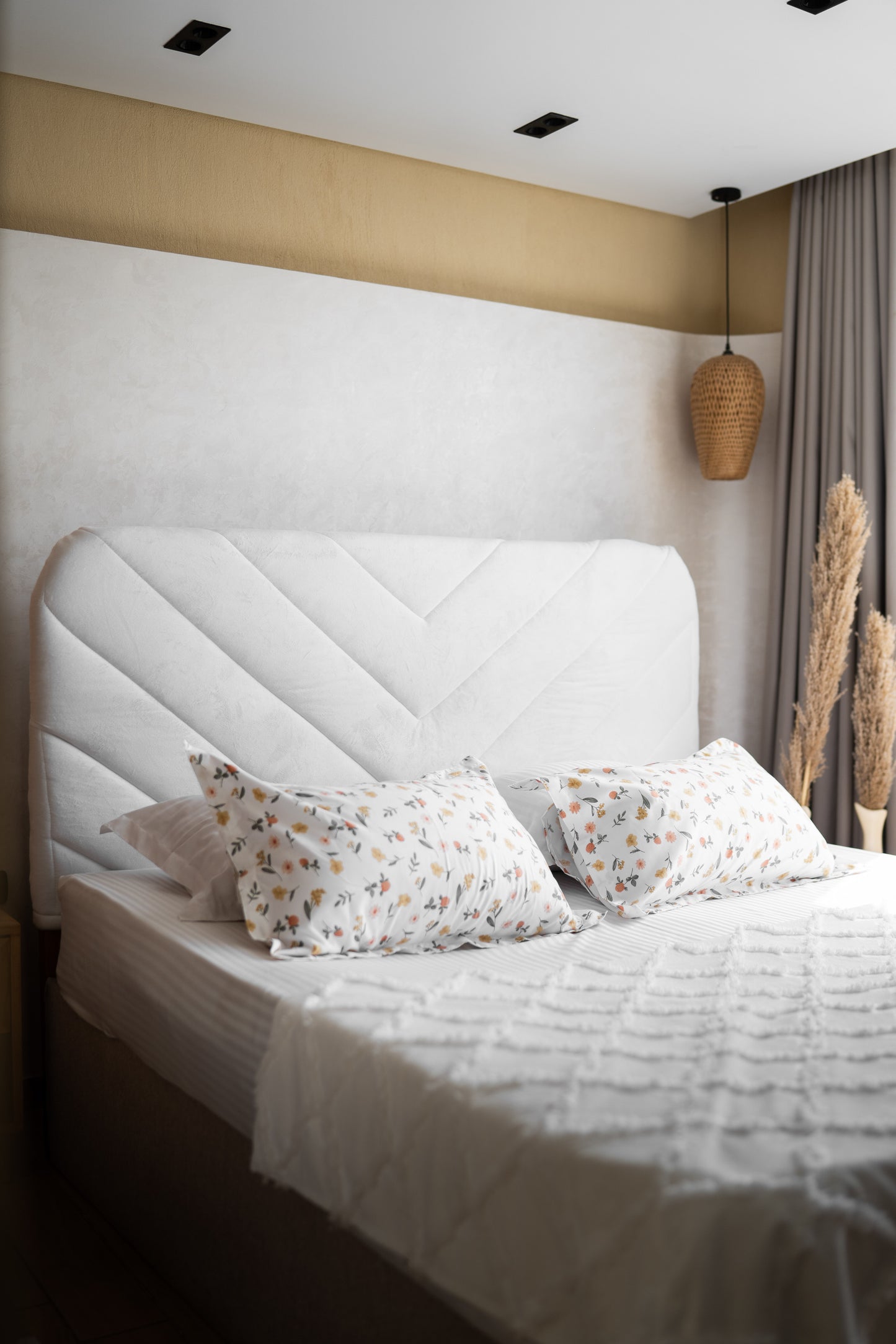 V-LINE Headboard Cover