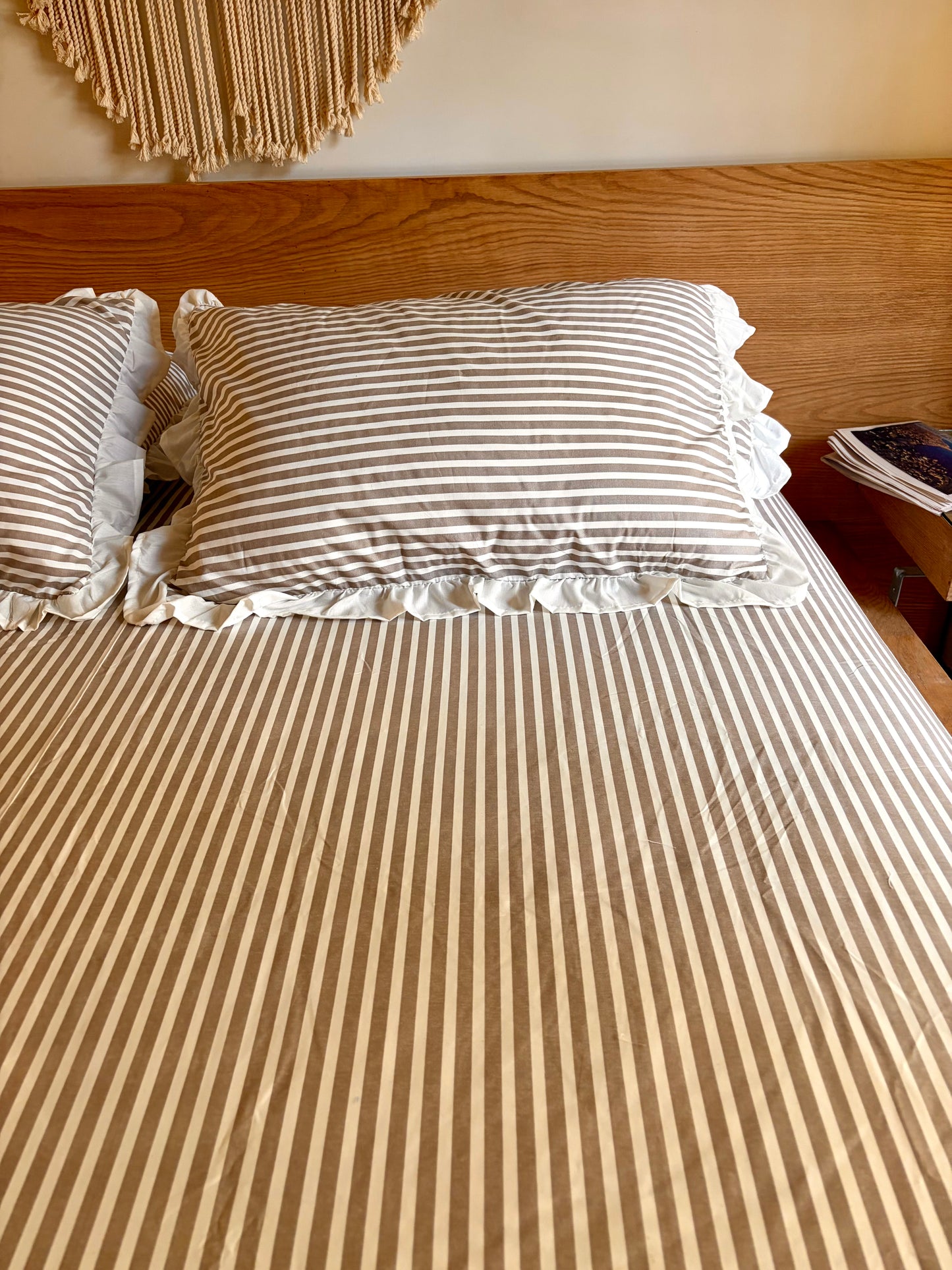 CAFE RUFFLES cotton bedsheet