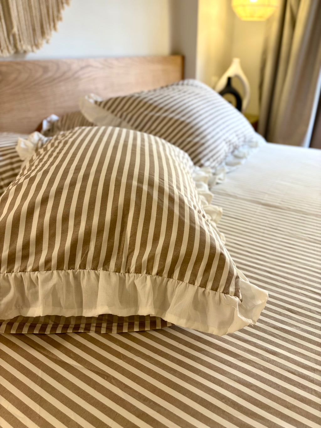 CAFE RUFFLES cotton bedsheet