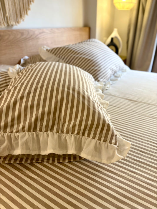 CAFE RUFFLES cotton bedsheet