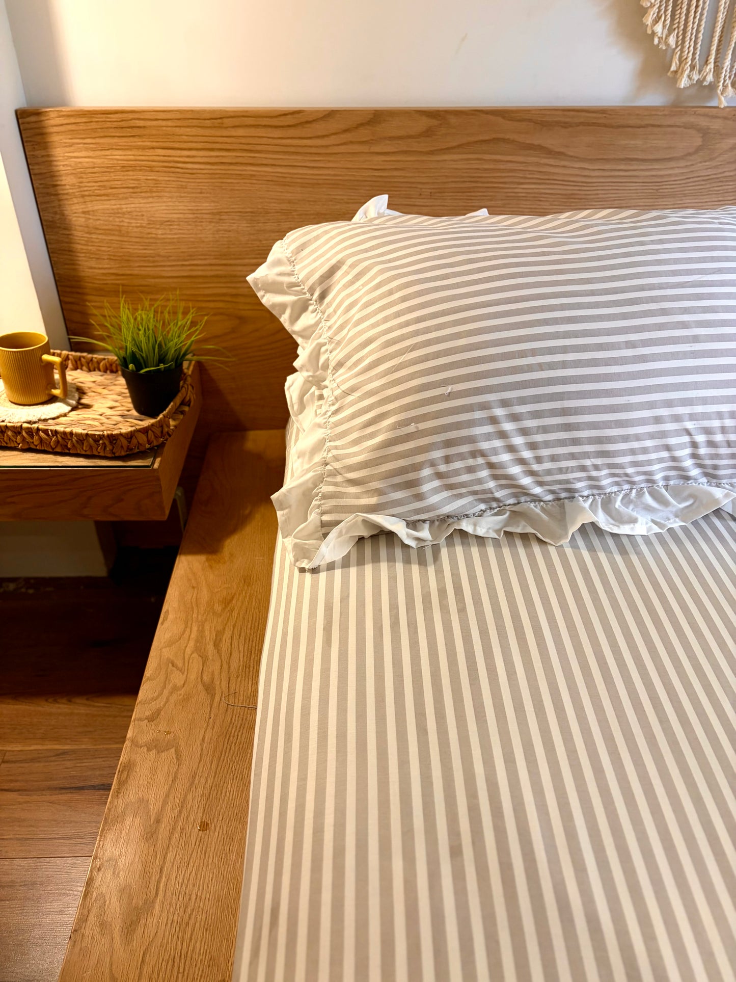 CHAMPAGNE RUFFLES cotton bedsheet