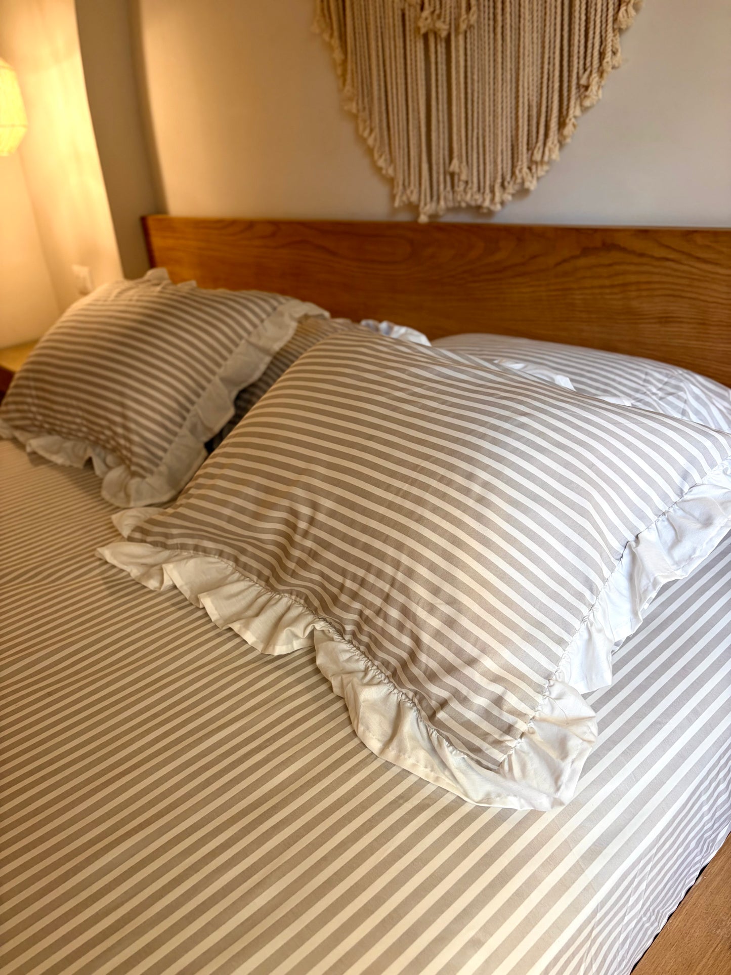 CHAMPAGNE RUFFLES cotton bedsheet