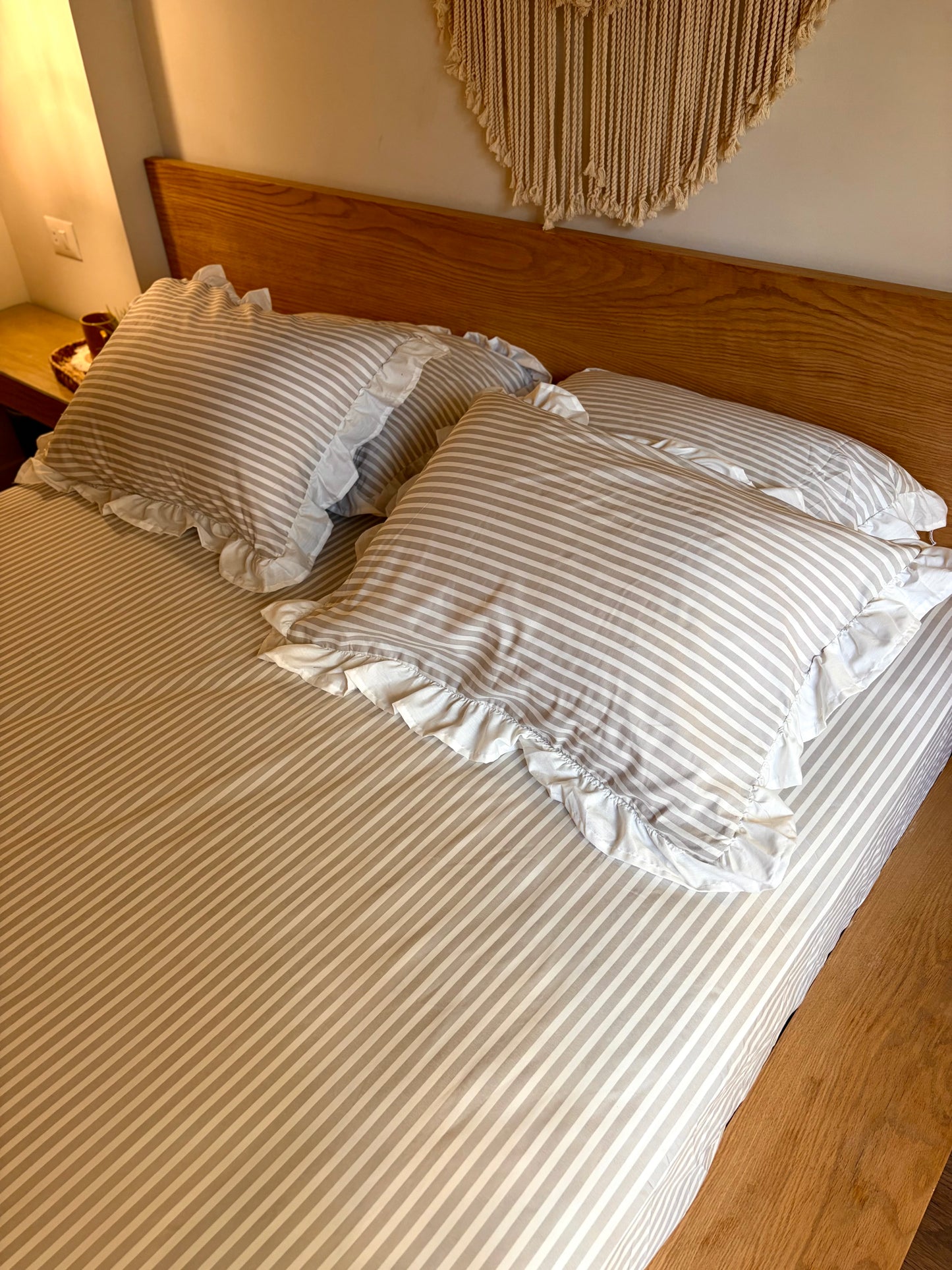 CHAMPAGNE RUFFLES cotton bedsheet