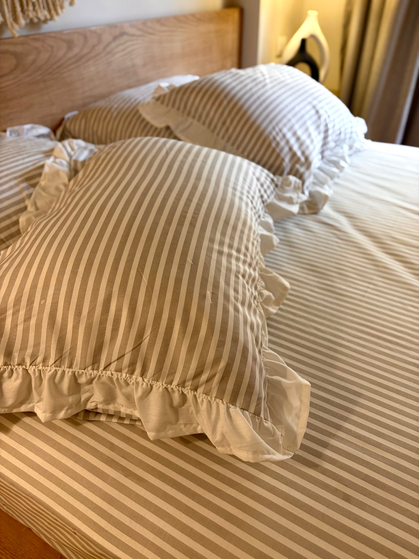 CHAMPAGNE RUFFLES cotton bedsheet