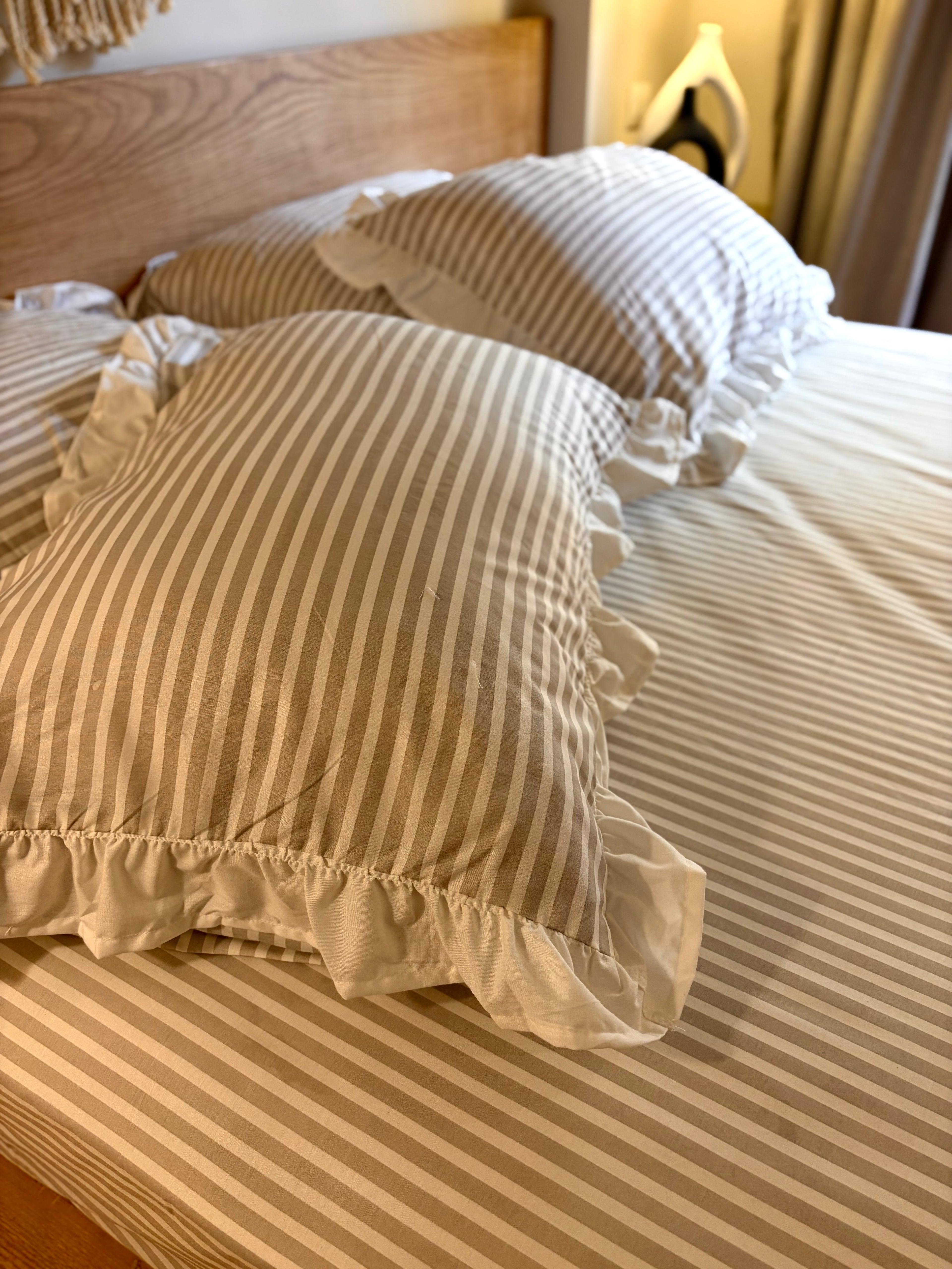 CHAMPAGNE RUFFLES cotton bedsheet
