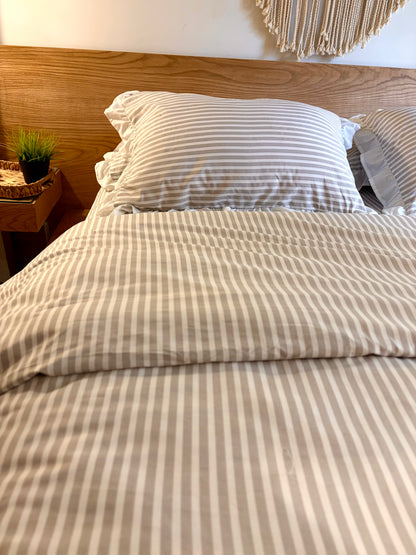 CHAMPAGNE RUFFLES cotton duvet cover