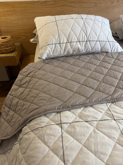GREY LINEA Quilt