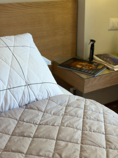 GREY LINEA Quilt