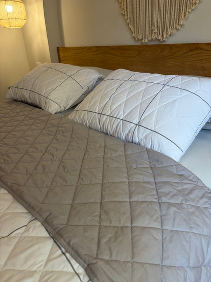 GREY LINEA Quilt