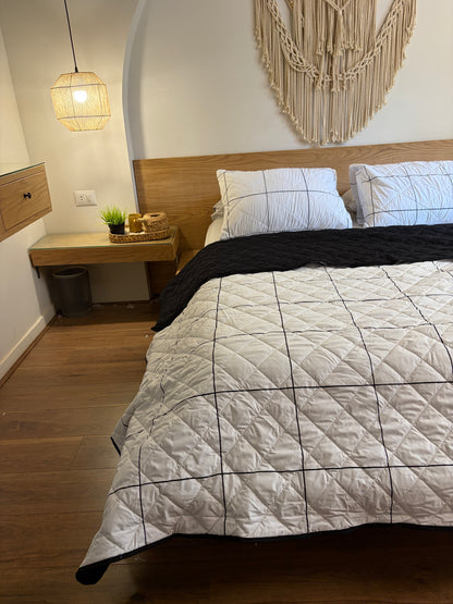 BLACK LINEA Quilt