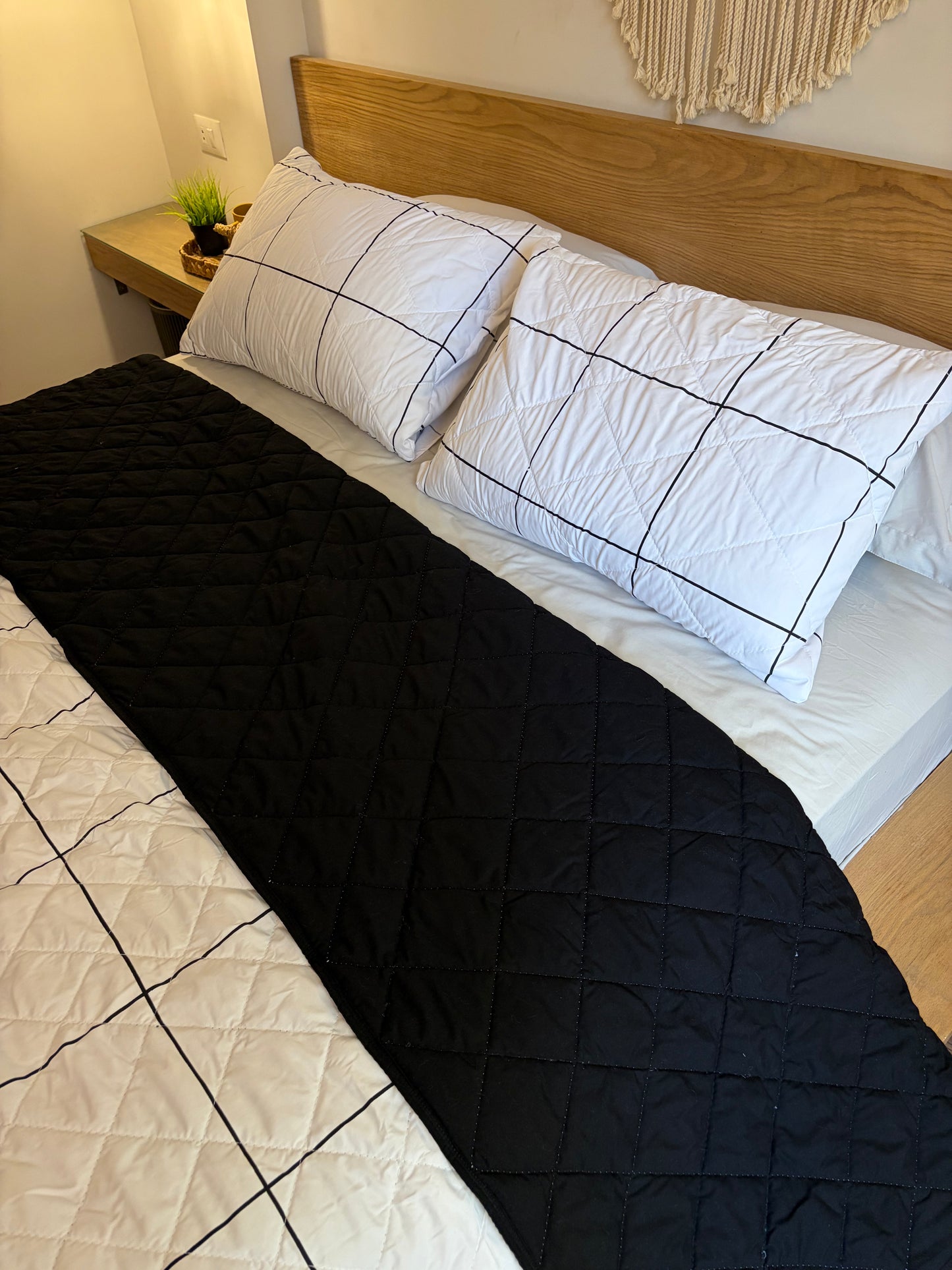 BLACK LINEA Quilt