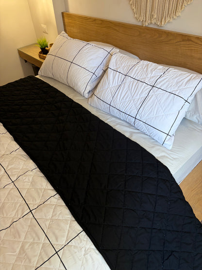 BLACK LINEA Quilt