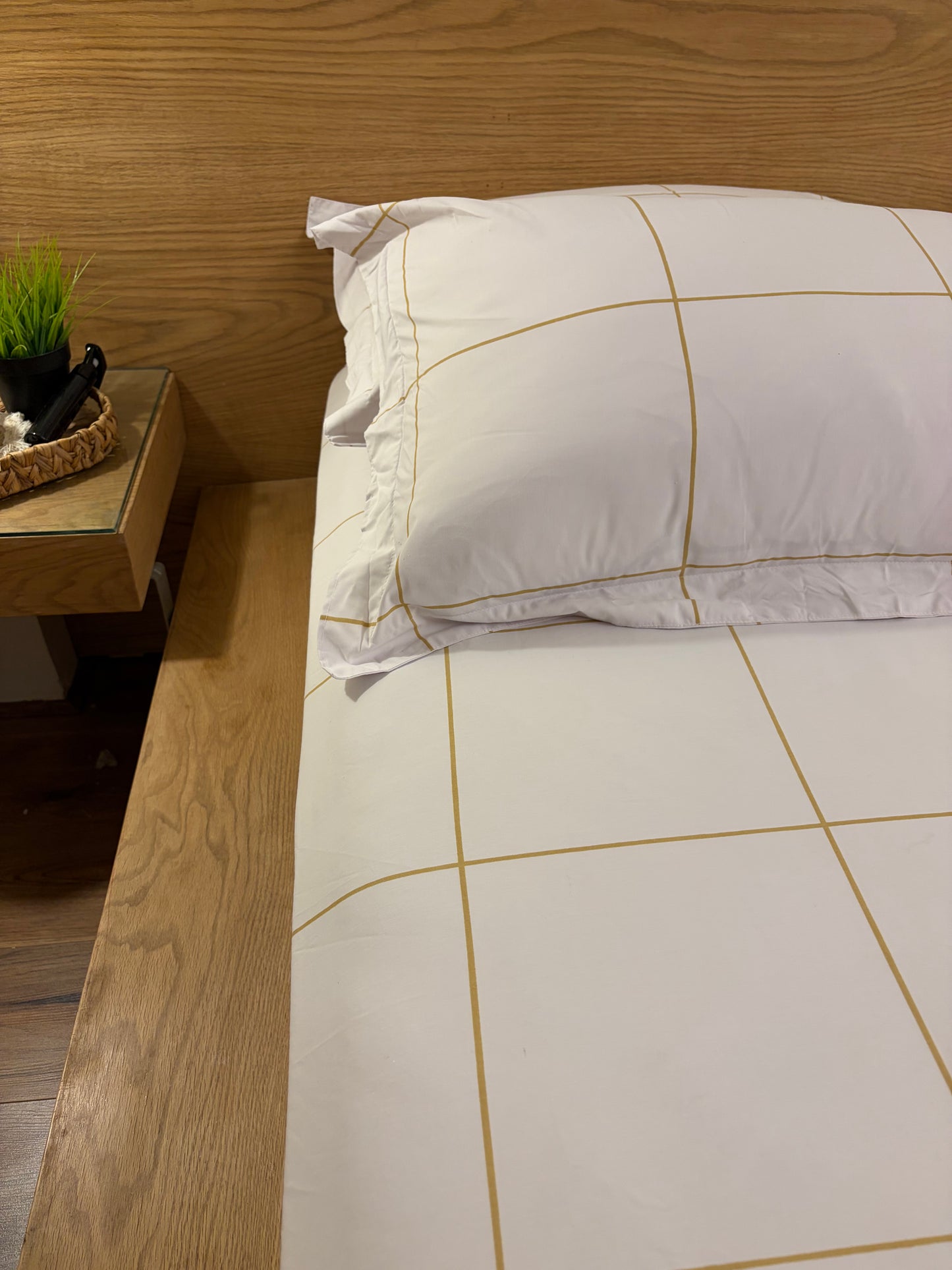 YELLOW LINEA cotton bedsheet