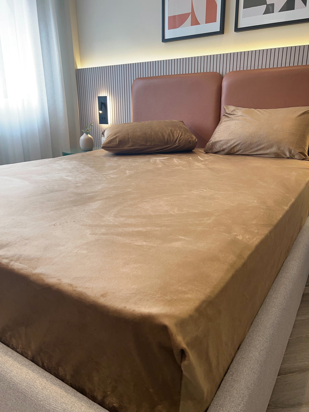 BISCUIT Plain Velvet Bedsheet