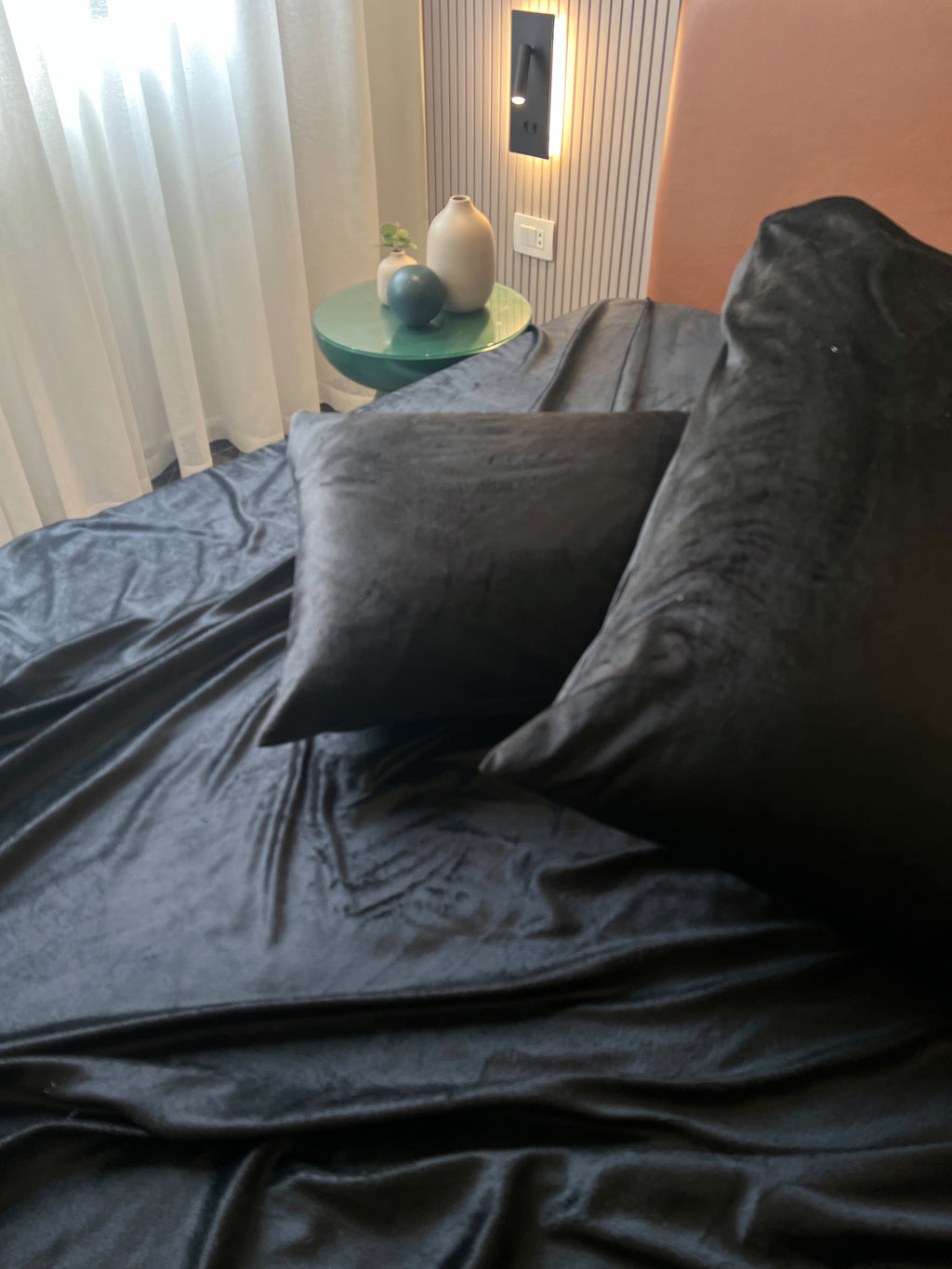 BLACK Plain Velvet Bedsheet