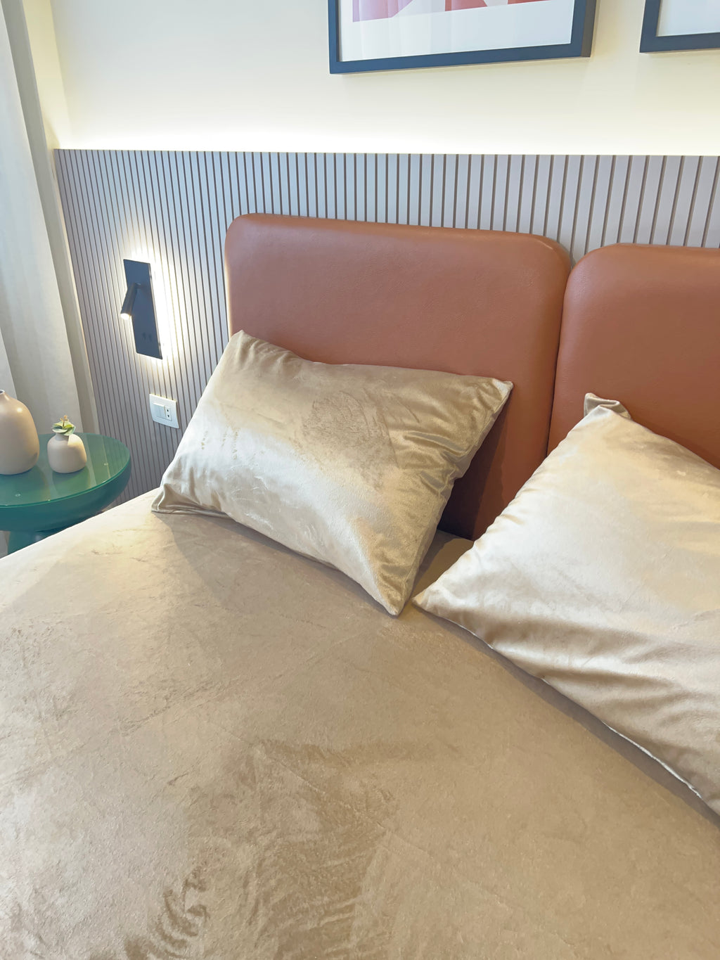 CARAMEL Plain Velvet Bedsheet