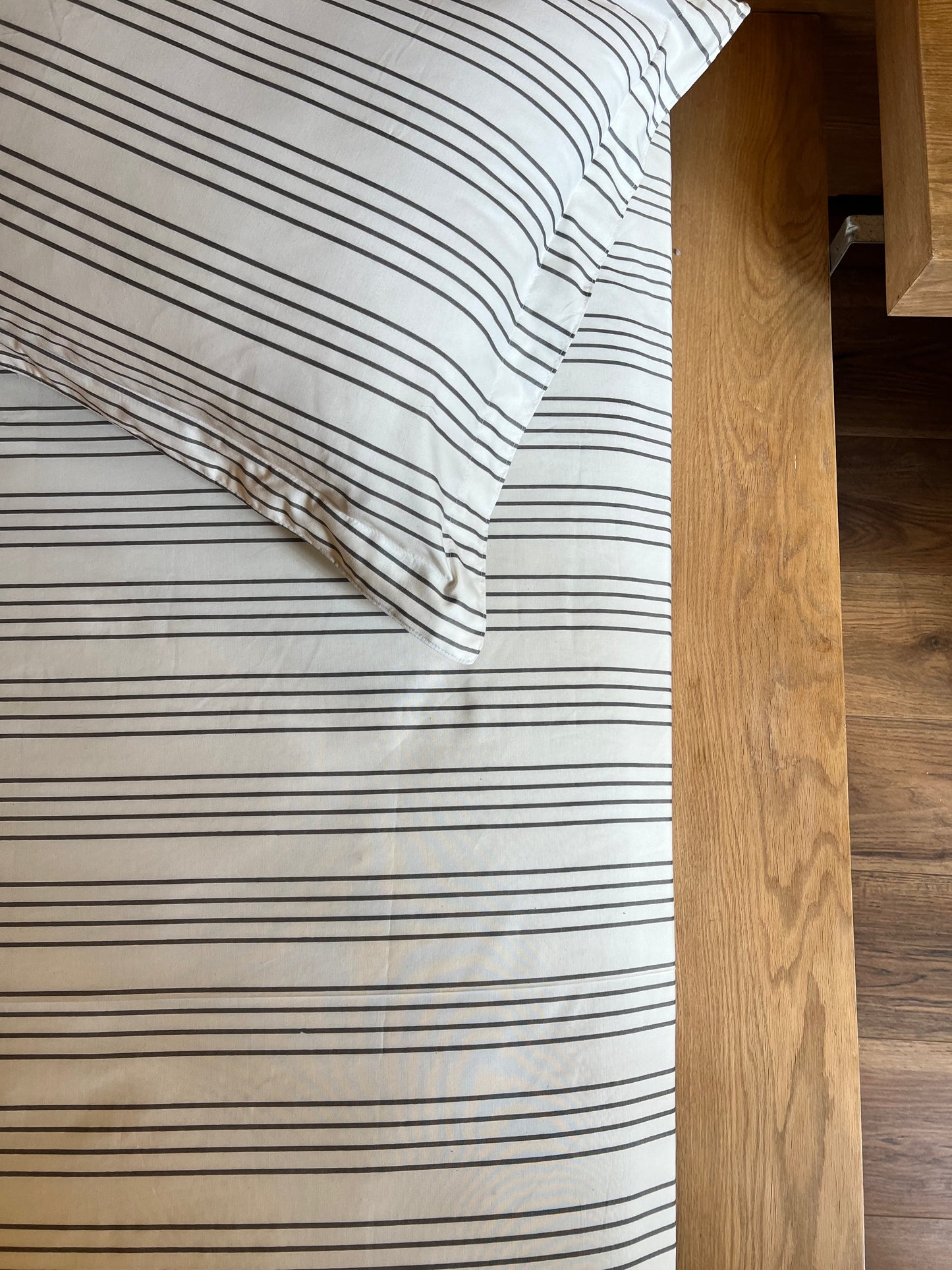 GREY RIBBED cotton bedsheet