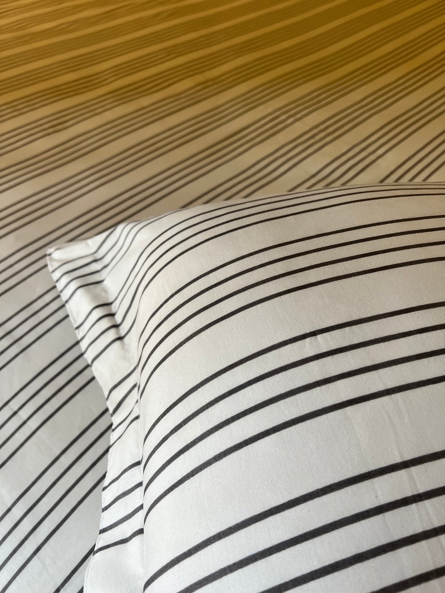 GREY RIBBED cotton bedsheet