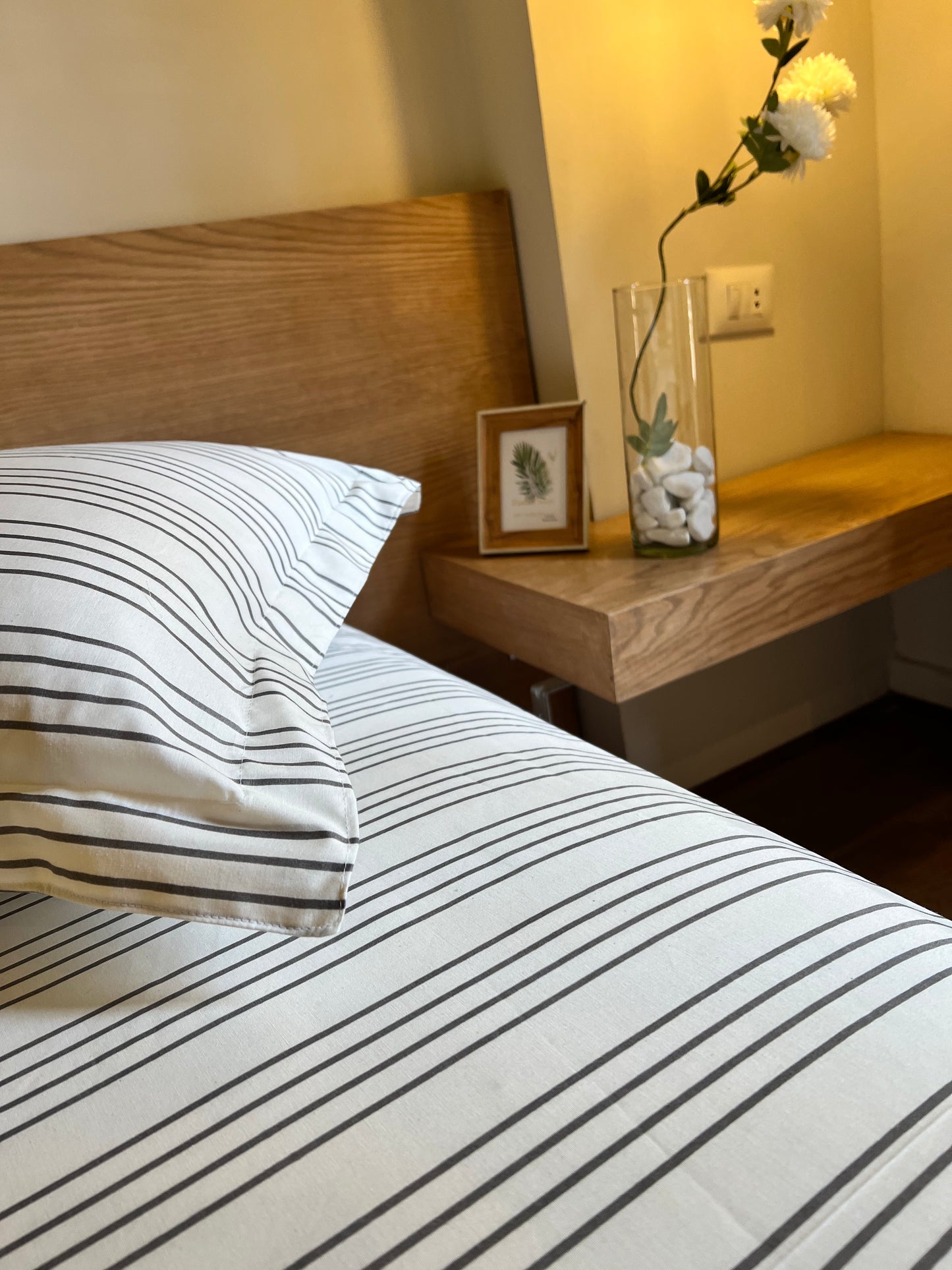 GREY RIBBED cotton bedsheet