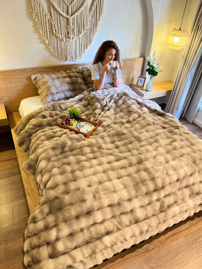 LATTE Bubbles Fur Duvet