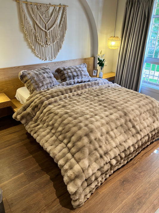 LATTE Bubbles Fur Duvet