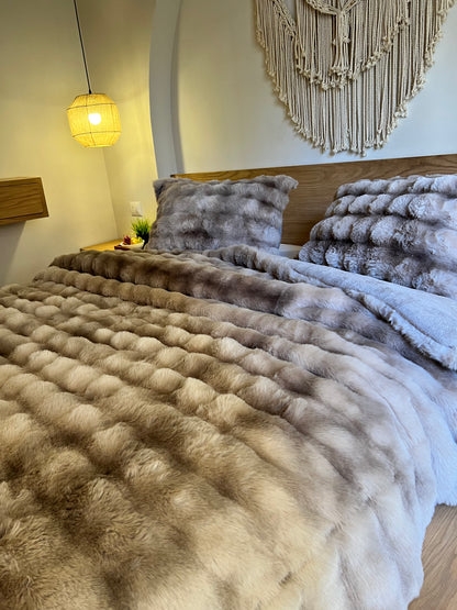 LATTE Bubbles Fur Duvet