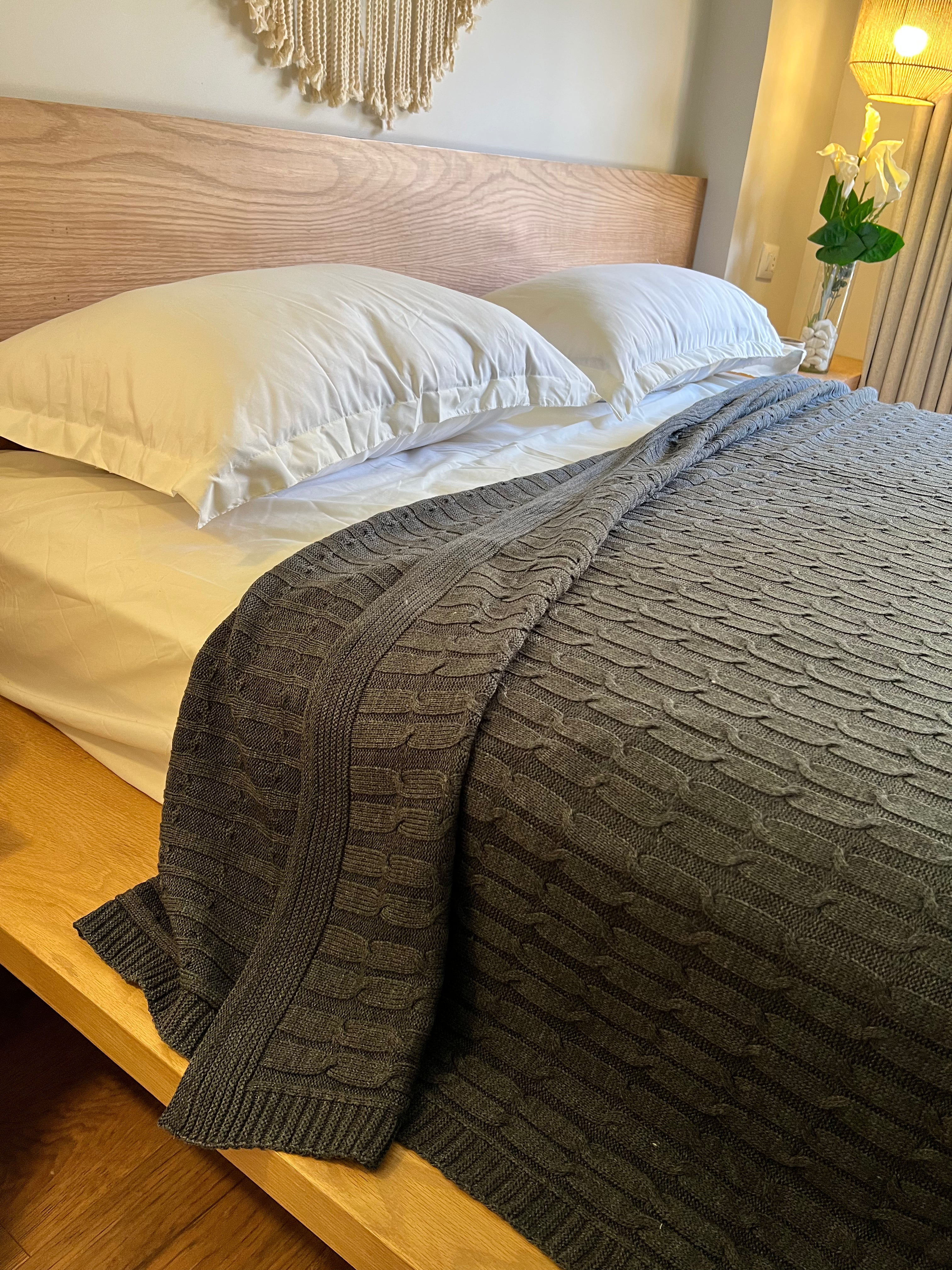 SMOKEY Knitted Cotton Throw Blanket