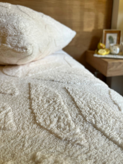 JASMINE Floral Velvet Bedsheet