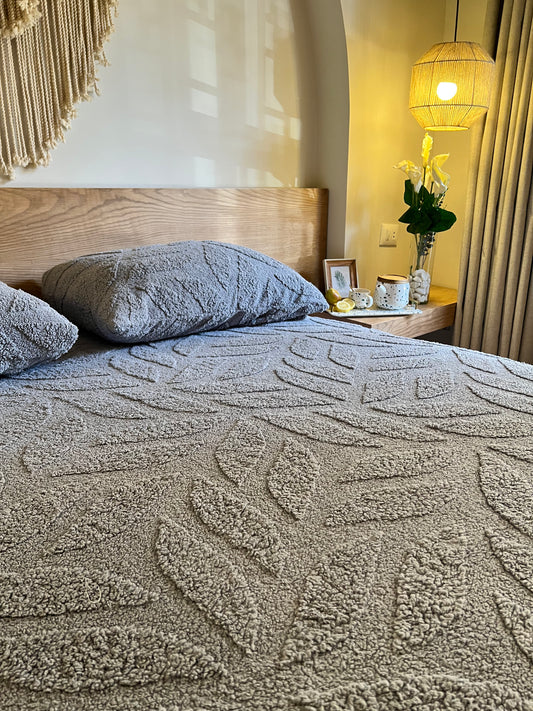 SANTOLINA Floral Velvet Bedsheet