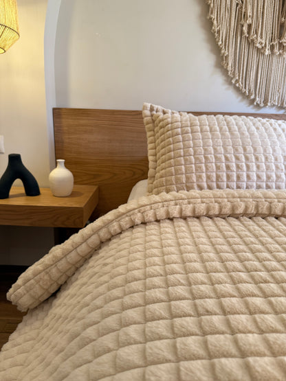WHITE CHOCOLATE Cubes Fur Duvet