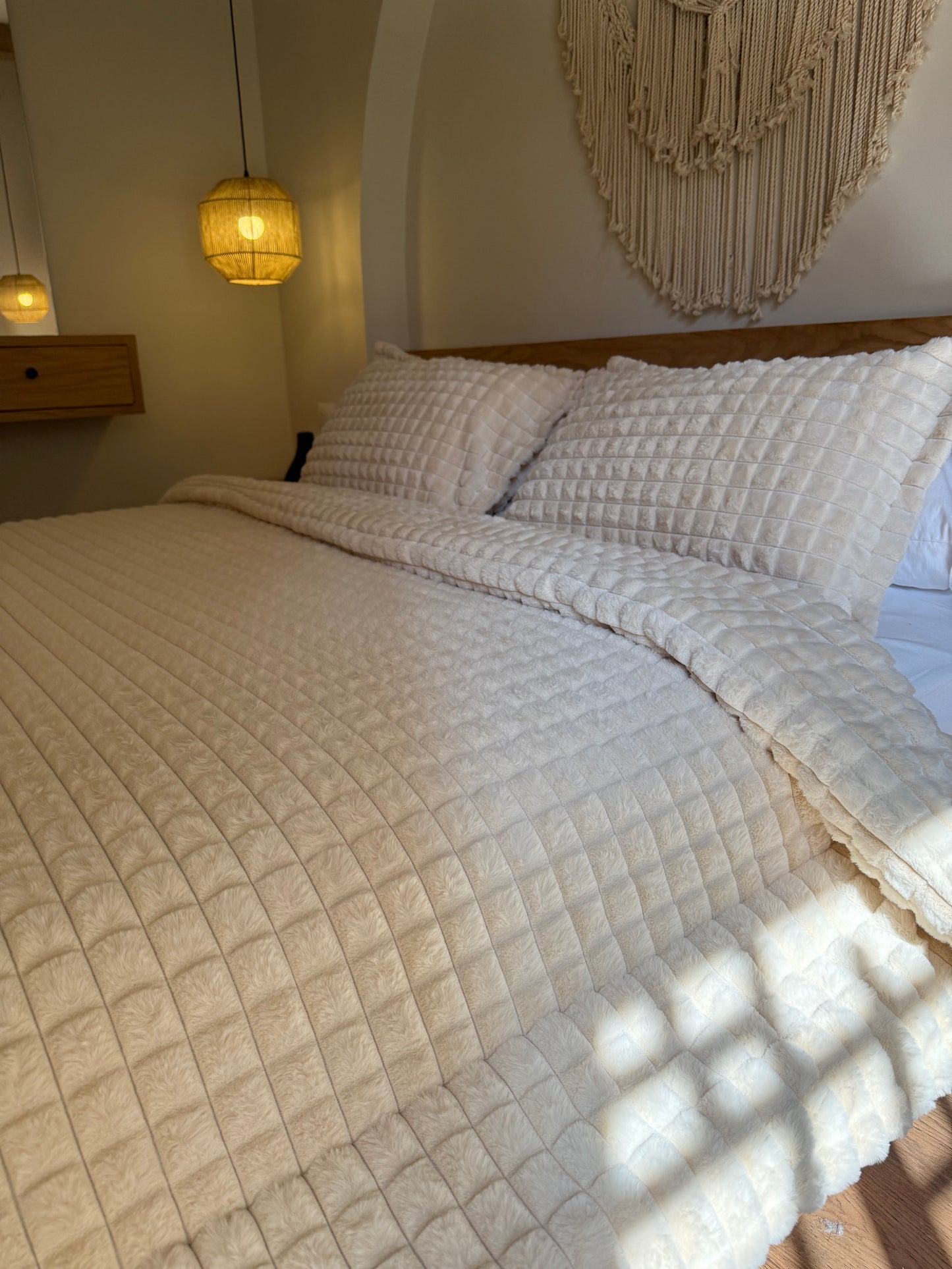 WHITE CHOCOLATE Cubes Fur Duvet