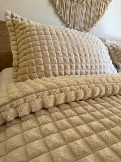 WHITE CHOCOLATE Cubes Fur Duvet