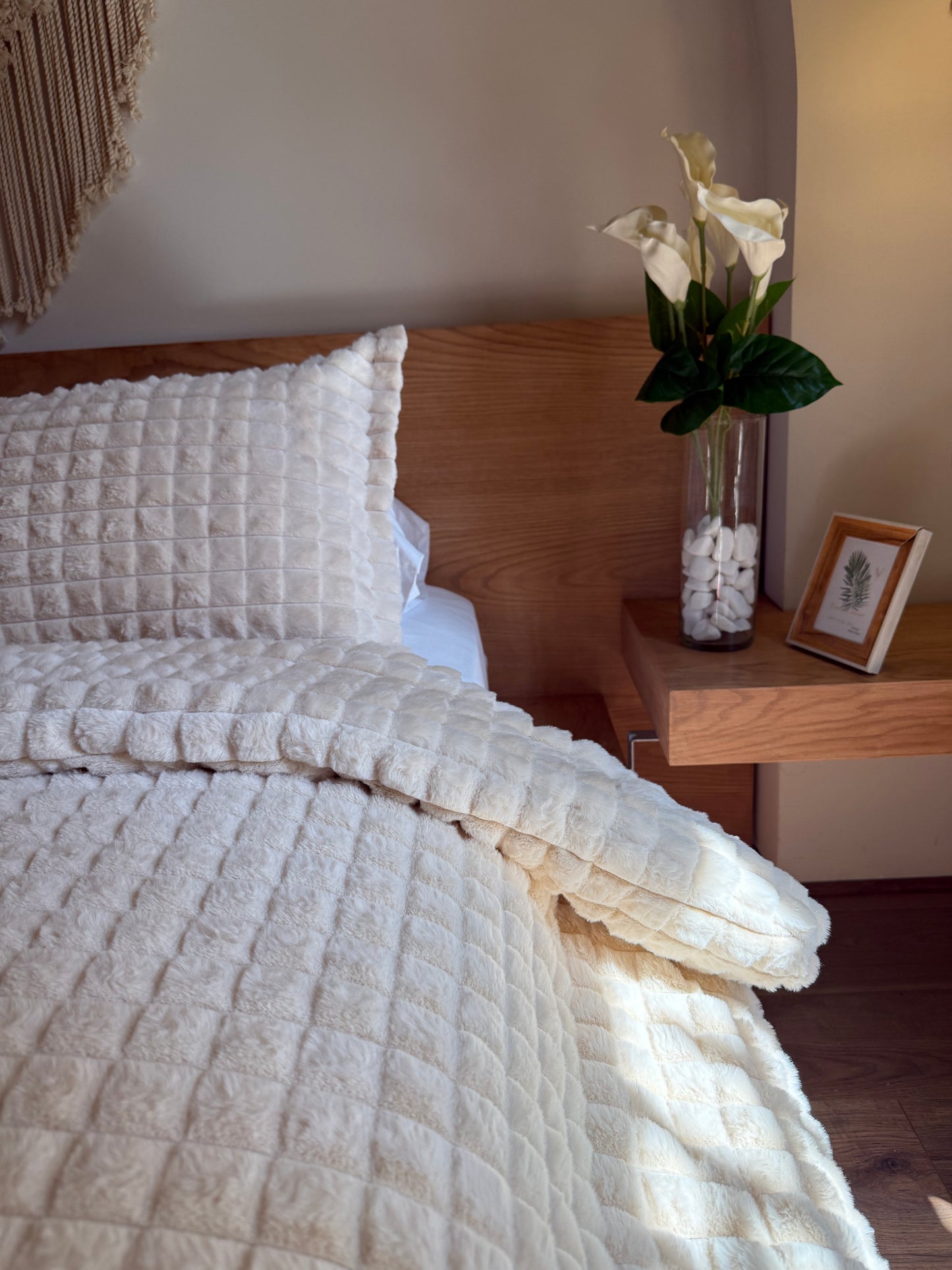 WHITE CHOCOLATE Cubes Fur Duvet