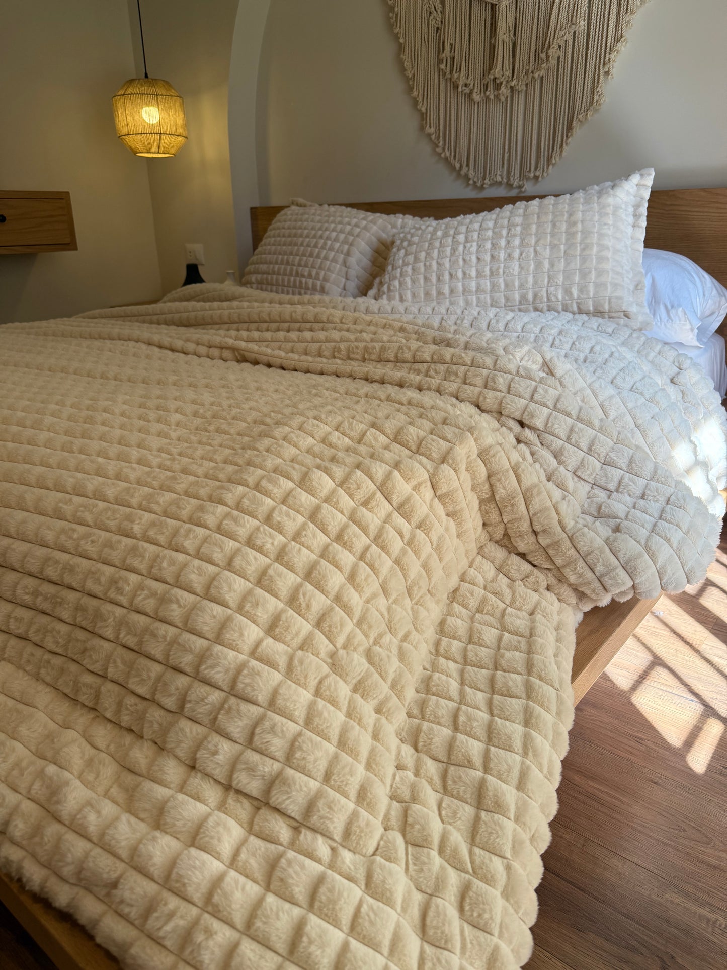WHITE CHOCOLATE Cubes Fur Duvet