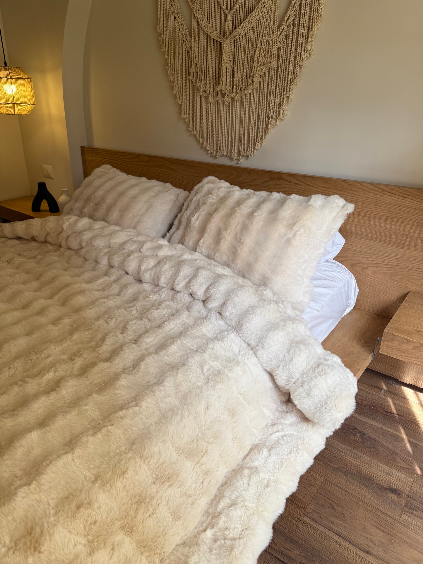 VANILLA CREAM Bubbles Fur Duvet