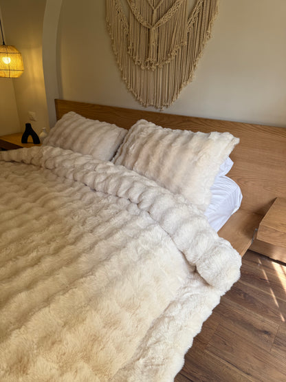VANILLA CREAM Bubbles Fur Duvet