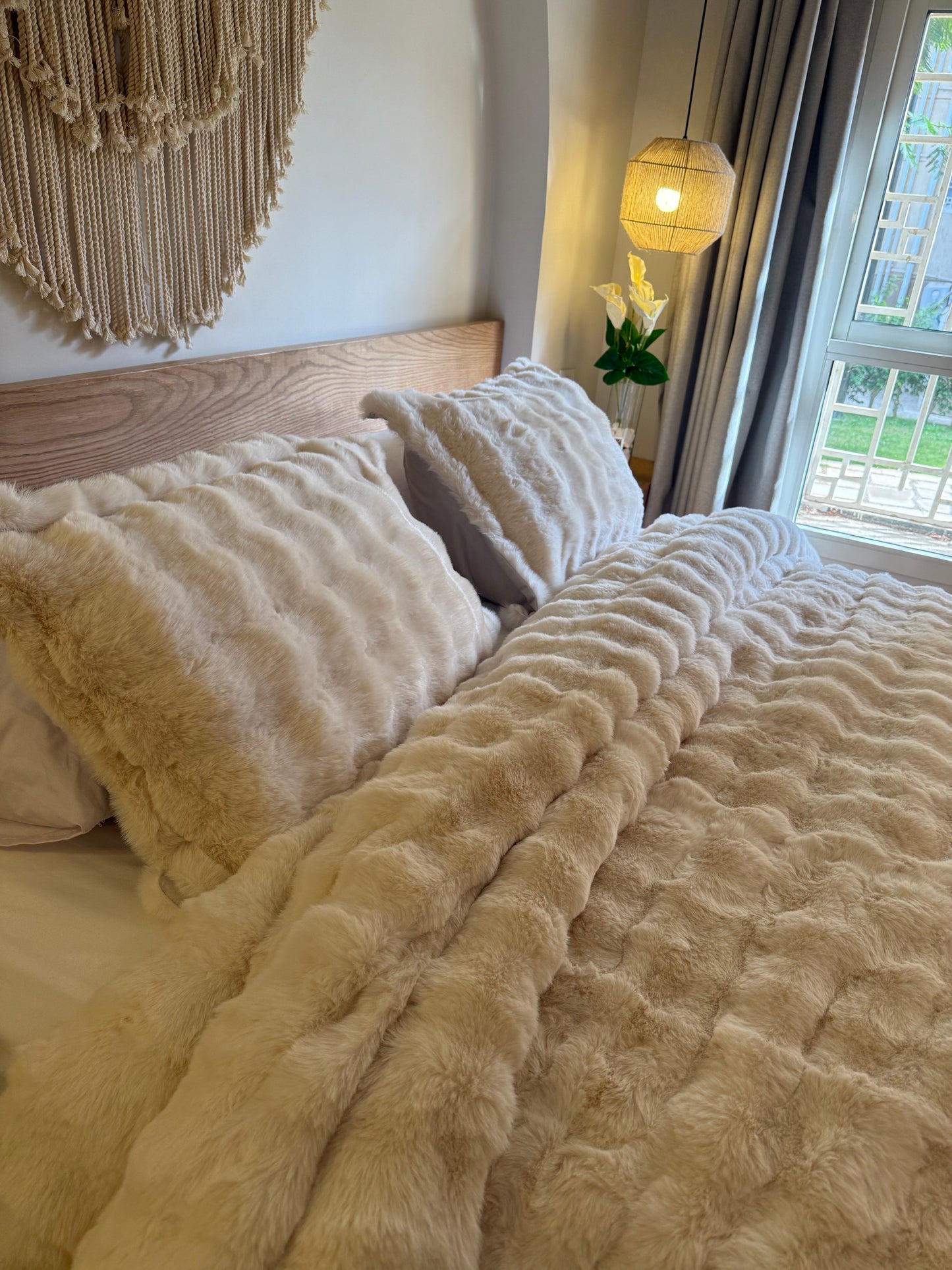 VANILLA CREAM Bubbles Fur Duvet