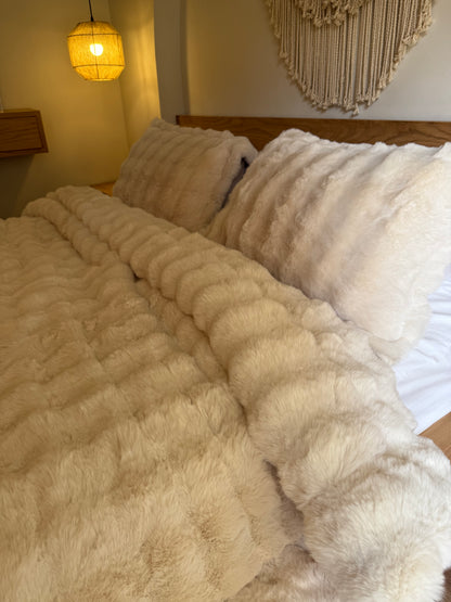 VANILLA CREAM Bubbles Fur Duvet