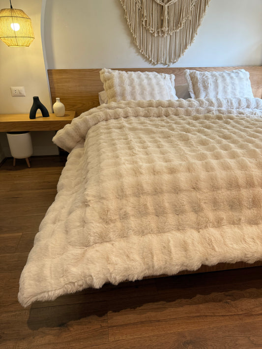 VANILLA CREAM Bubbles Fur Duvet