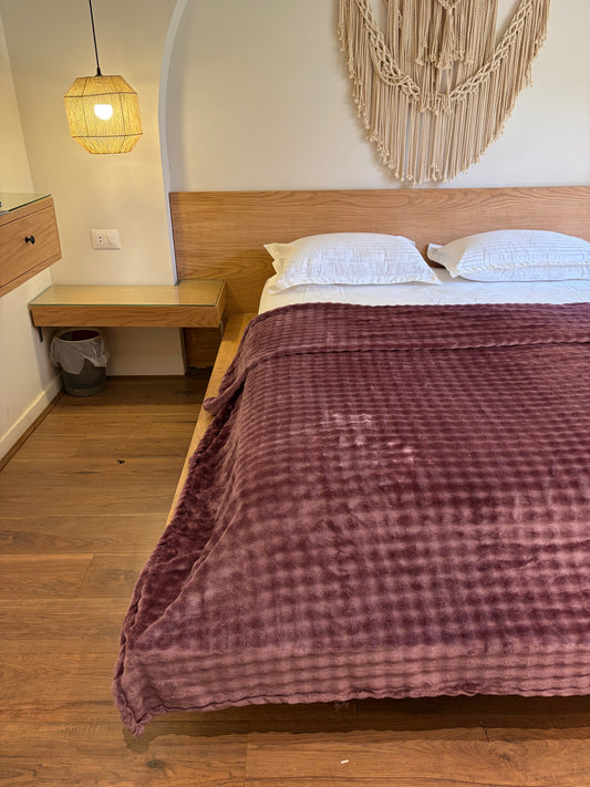 ROYAL PLUM Bubbles Blanket