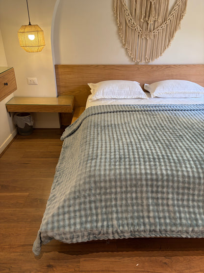 BREEZE Bubbles Blanket