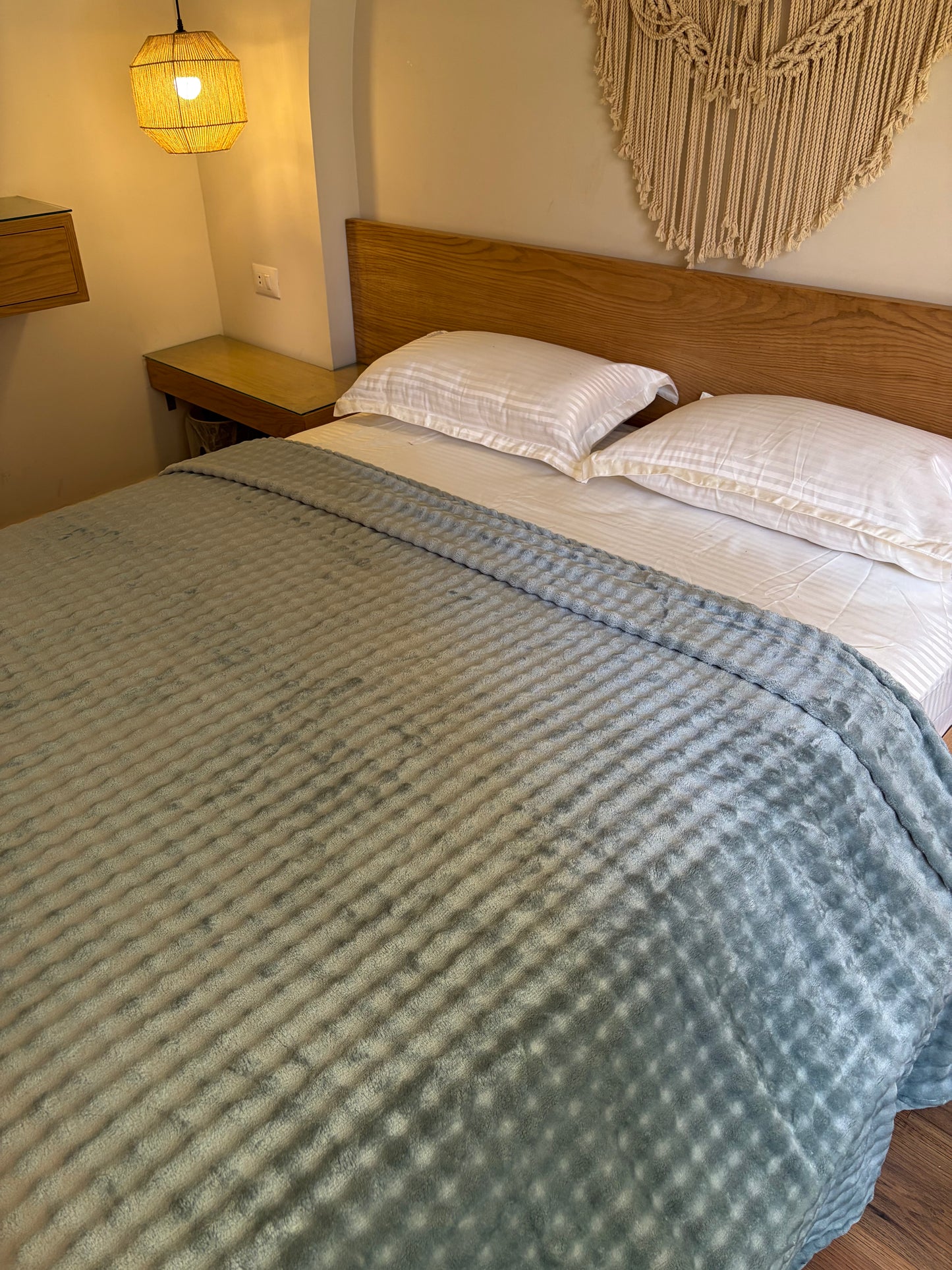 BREEZE Bubbles Blanket