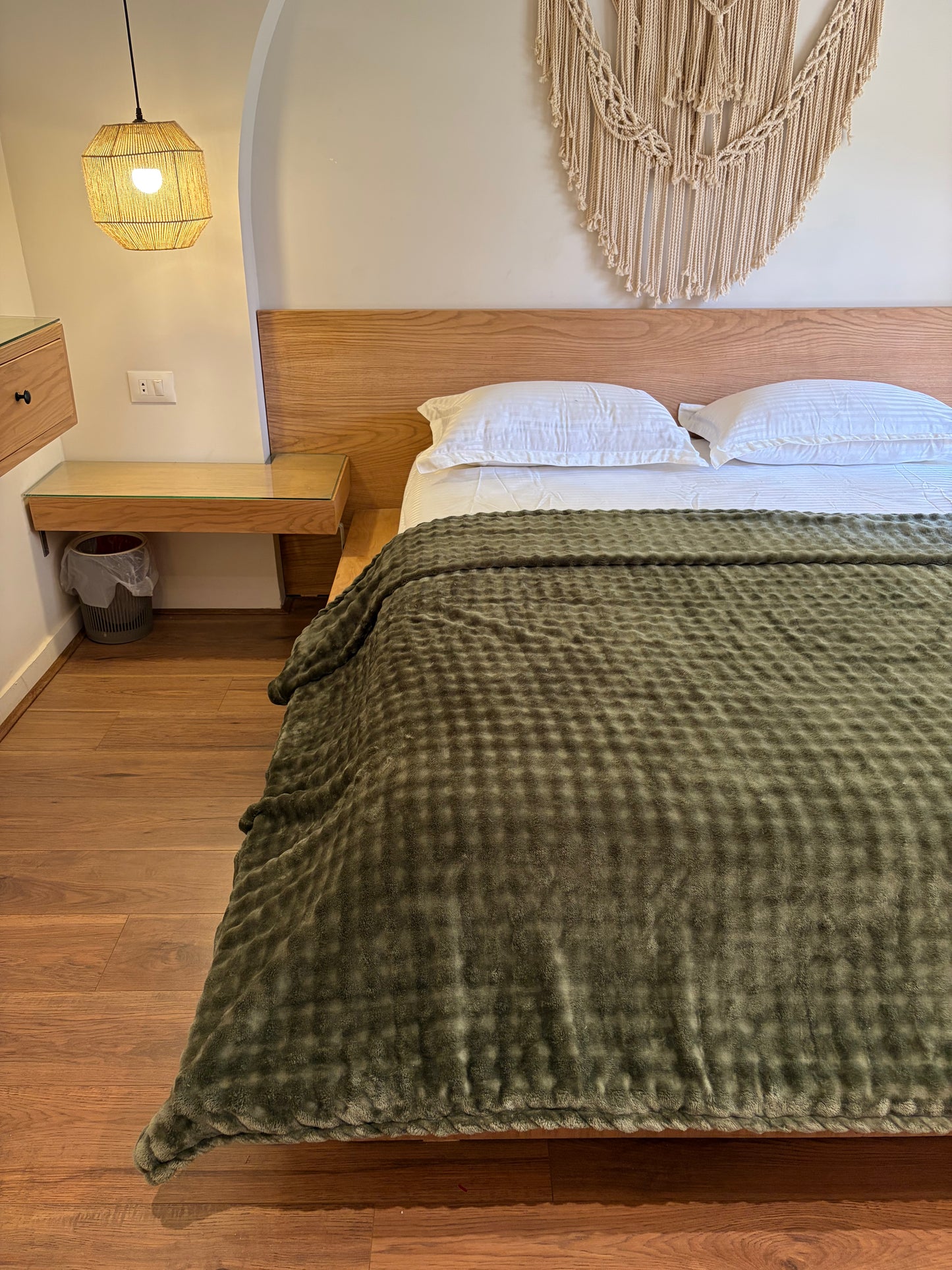 OLIVE Bubbles Blanket