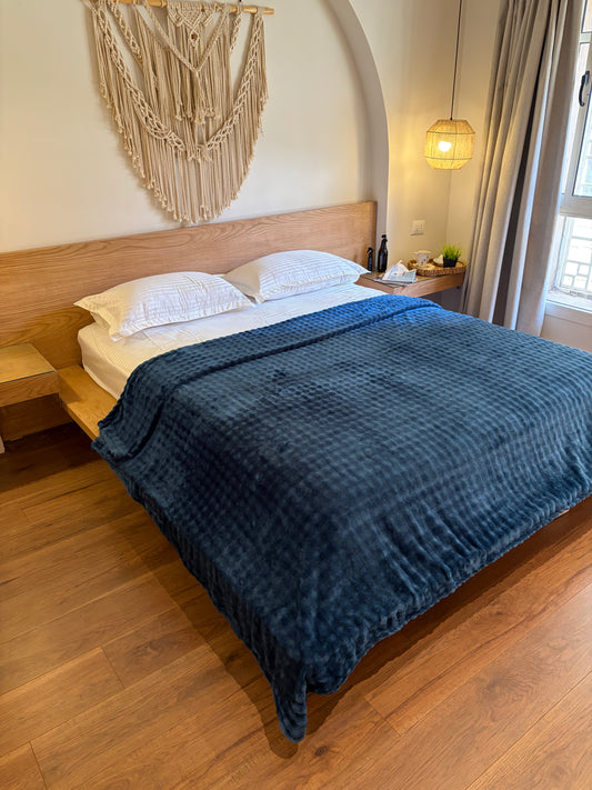 NAVY Bubbles Blanket