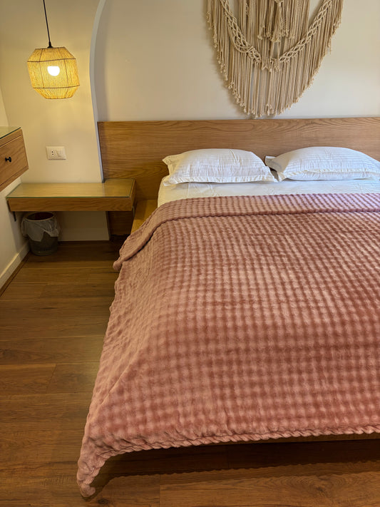 ROSE Bubbles Blanket