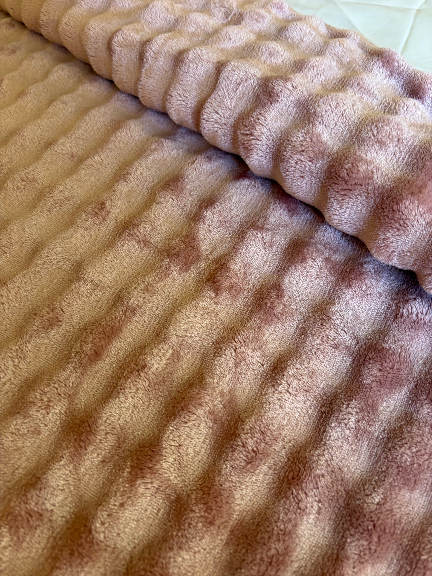 ROSE Bubbles Blanket