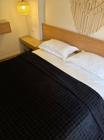 BLACK Bubbles Blanket