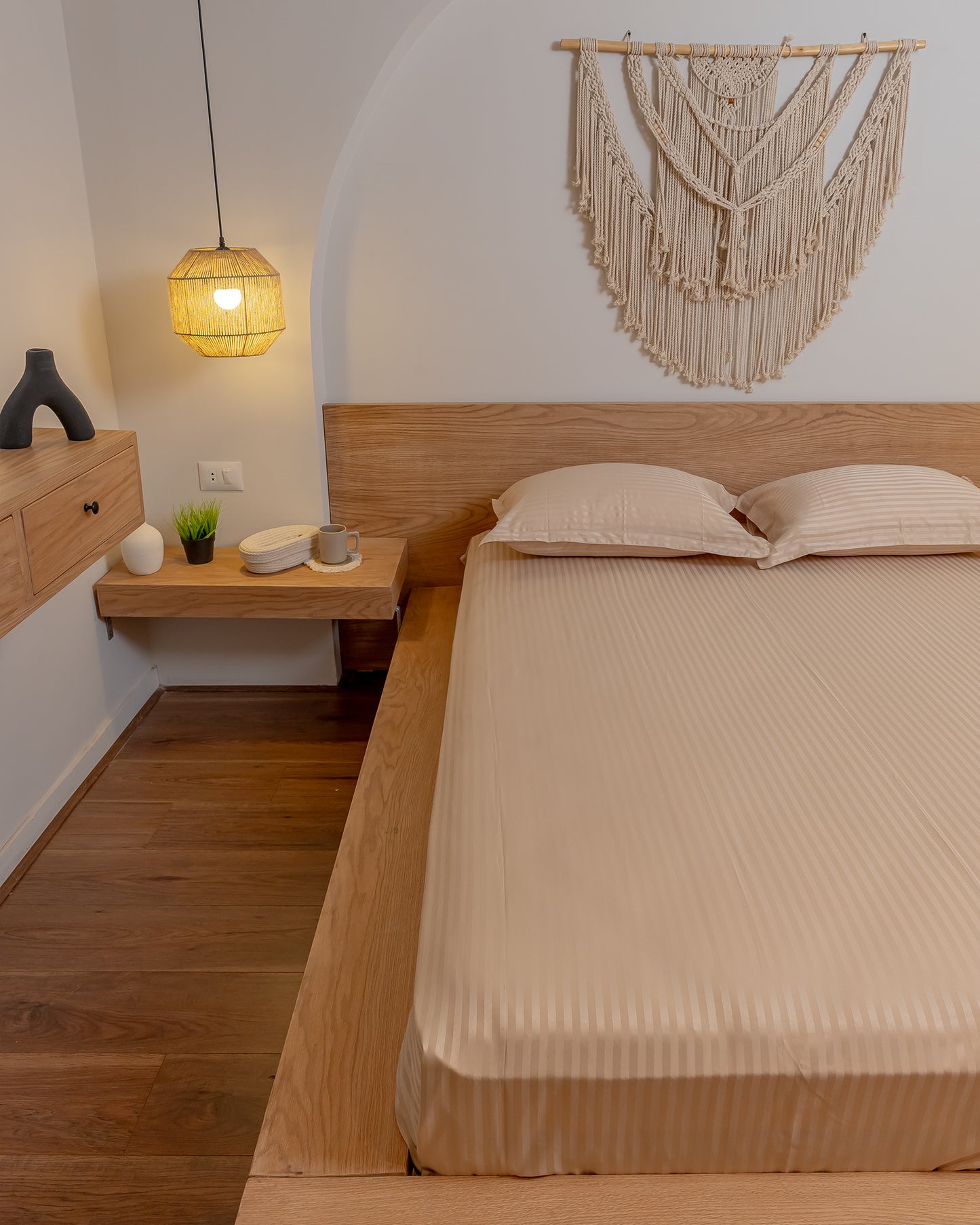 WARM BEIGE stripe bedsheet